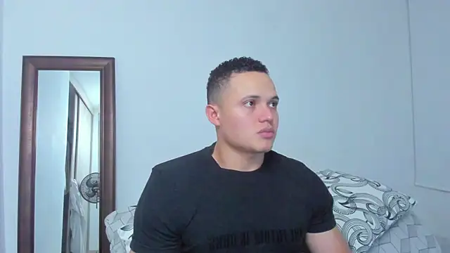 KingLevi01 online show from April 2026 11:29:02 PM