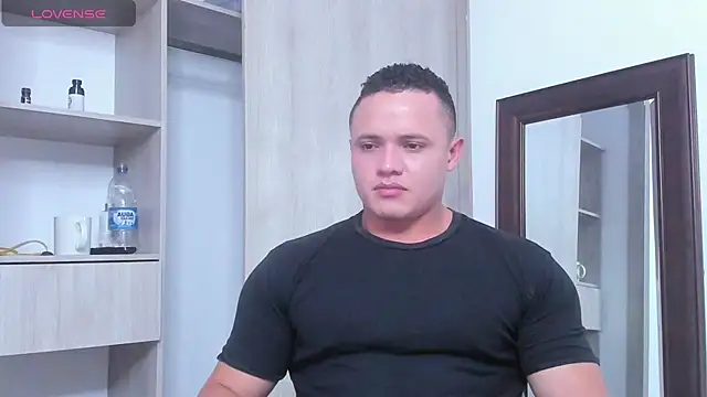 KingLevi01 online show from October 2025 01:37:02 AM