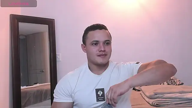 KingLevi01 online show from September 2025 10:36:02 PM