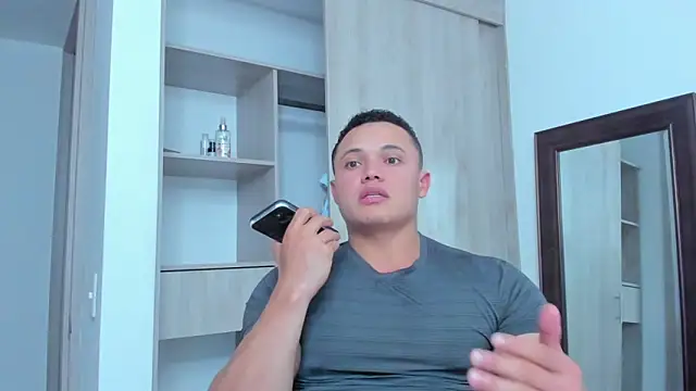 KingLevi01 online show from February 2026 10:28:02 PM