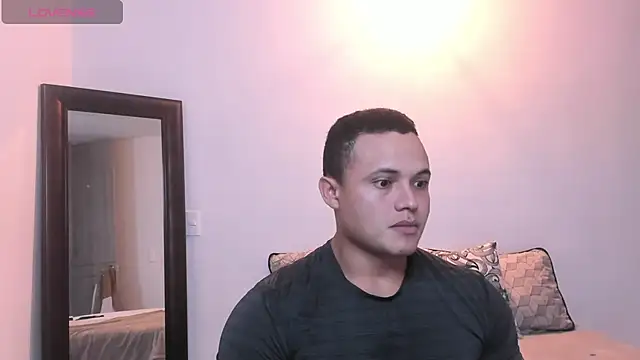 KingLevi01 online show from September 2025 10:35:02 PM