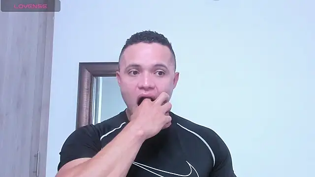 KingLevi01 online show from October 2025 10:31:02 PM