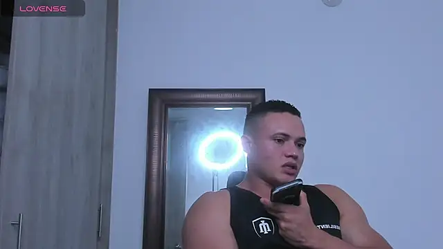 KingLevi01 online show from October 2025 10:18:02 PM