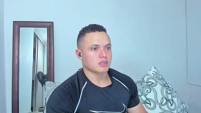 KingLevi01 online show from April 2026 12:04:01 AM