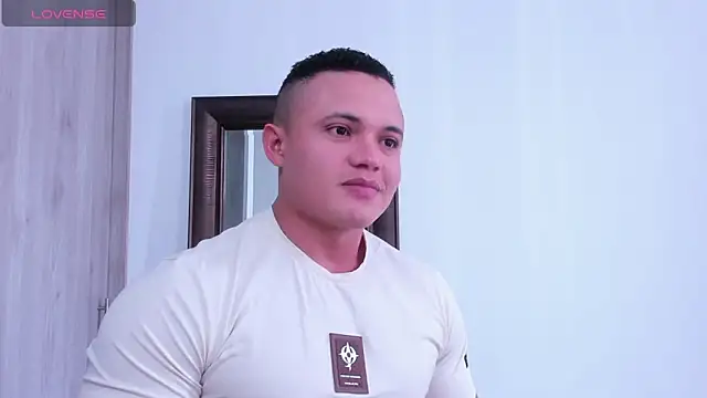 KingLevi01 online show from October 2025 06:53:01 PM