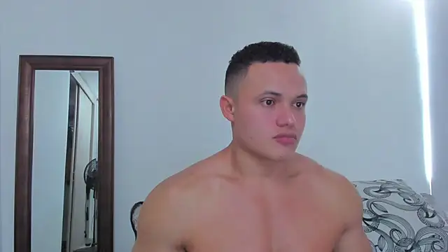 KingLevi01 online show from May 2026 04:01:01 PM
