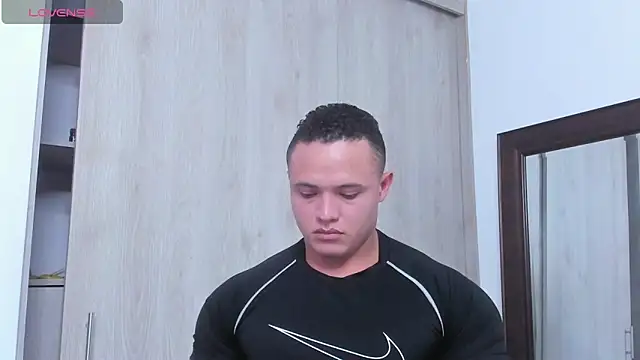 KingLevi01 online show from October 2025 11:00:02 PM