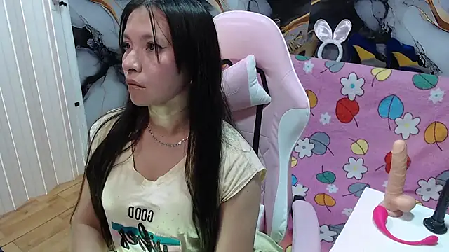 mia wetts online show from October 2025 07:48:01 PM