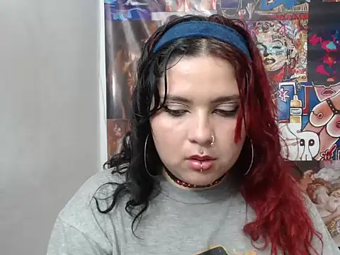 Curvy-Queen online show from October 2025 03:18:02 AM