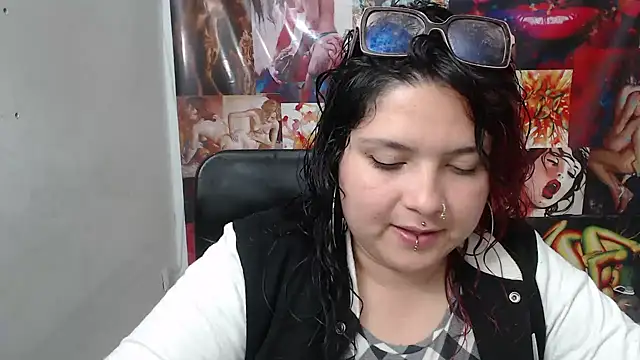 Curvy-Queen online show from October 2025 10:00:02 PM