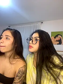 Snapshot of Sweet_and_Rous0 chatting on October 2025 04:14:01 AM Sweet and Rous0 online show from October 2025 04:14:01 AM