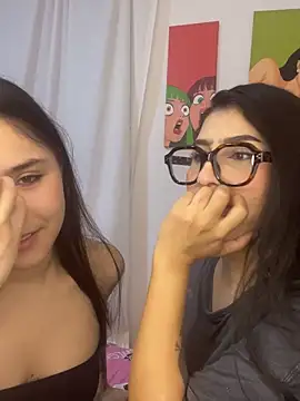 Snapshot of Sweet_and_Rous0 chatting on October 2025 03:43:01 AM Sweet and Rous0 online show from October 2025 03:43:01 AM