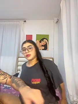 Snapshot of Sweet_and_Rous0 chatting on October 2025 04:16:02 AM Sweet and Rous0 online show from October 2025 04:16:02 AM
