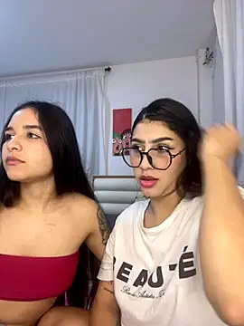 Snapshot of Sweet_and_Rous0 chatting on September 2025 02:28:01 AM Sweet and Rous0 online show from September 2025 02:28:01 AM