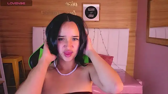 bella vibess s online show from March 2026 12:45:01 PM