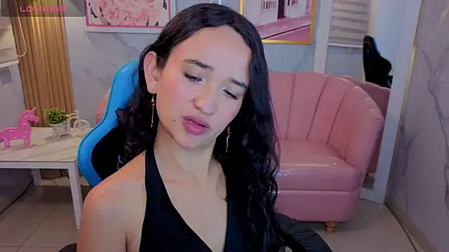 Snapshot of bella_vibess_s chatting on June 2026 02:51:02 AM bella vibess s online show from June 2026 02:51:02 AM