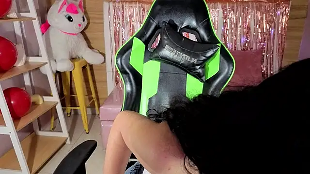 bella vibess s online show from April 2026 12:54:01 PM