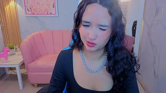 Snapshot of bella_vibess_s chatting on June 2026 02:53:01 AM bella vibess s online show from June 2026 02:53:01 AM