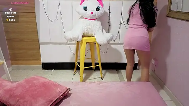 bella vibess s online show from April 2026 12:44:01 PM