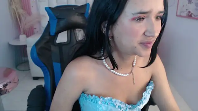 bella vibess s online show from November 2025 08:09:02 PM