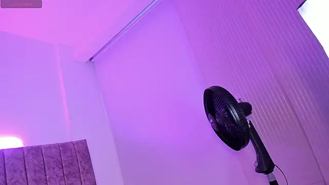 Ambeer fox  online show from March 2026 01:35:02 PM