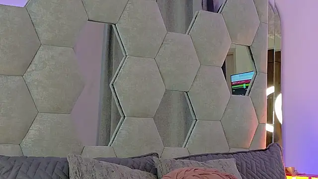 NicoleArmani online show from February 2026 10:50:02 PM