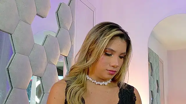 NicoleArmani online show from January 2026 08:23:01 PM