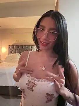 Min junn online show from November 2025 11:31:01 PM