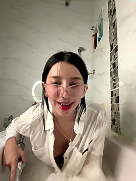 Min junn online show from October 2025 05:08:01 AM