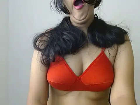 Snapshot of priya_022 chatting on October 2025 03:44:01 AM priya 022 online show from October 2025 03:44:01 AM