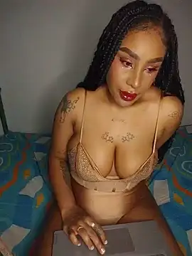 Queen Amara online show from May 2026 04:01:01 AM