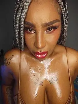 Queen Amara online show from June 2026 04:13:02 AM