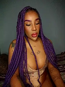 Queen Amara online show from December 2025 03:27:02 AM