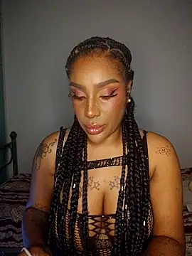 Queen Amara online show from April 2026 04:04:01 AM