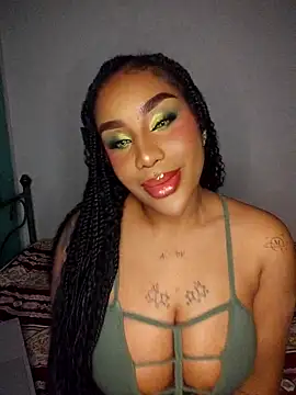 Queen Amara online show from May 2026 03:43:02 AM