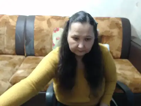 Snapshot of emu-_ chatting on November 2025 10:10:01 PM emu- online show from November 2025 10:10:01 PM