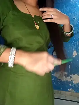 Komal-Rajput online show from November 2025 06:28:02 AM