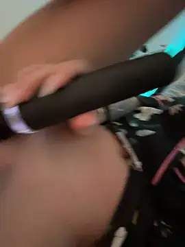 nikkaanderic online show from April 2026 09:59:02 AM