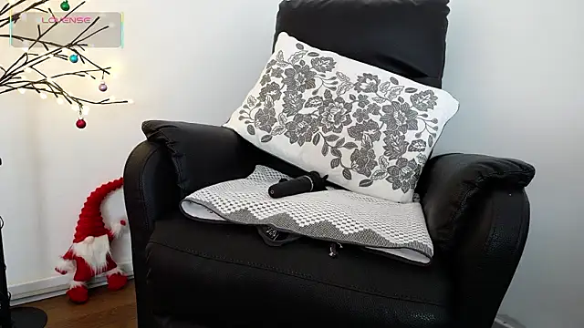 GingerAleMILF online show from January 2026 01:03:01 PM