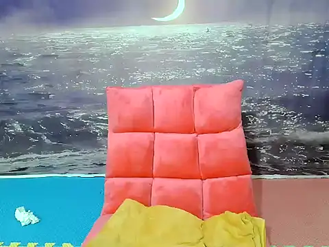 SuhyoCii online show from December 2025 03:22:02 PM