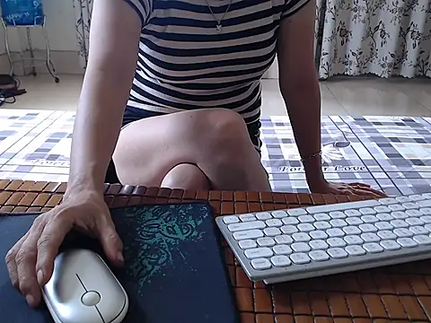 Snapshot of Ami_8x chatting on September 2025 04:41:02 AM Ami 8x online show from September 2025 04:41:02 AM