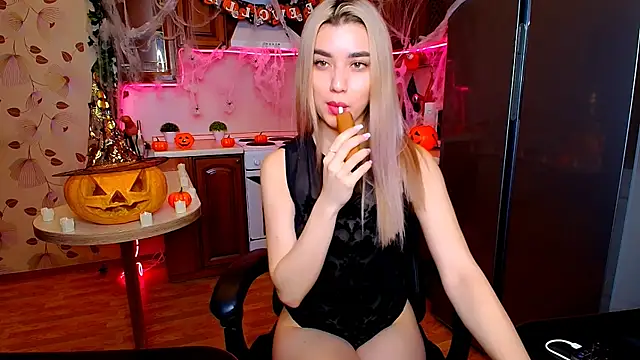 Snapshot of MaryamXSX chatting on October 2025 01:04:02 AM MaryamXSX online show from October 2025 01:04:02 AM