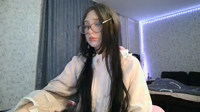 KeicyKlark online show from September 2025 06:07:02 PM