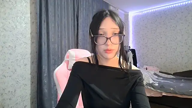 KeicyKlark online show from October 2025 06:09:01 PM