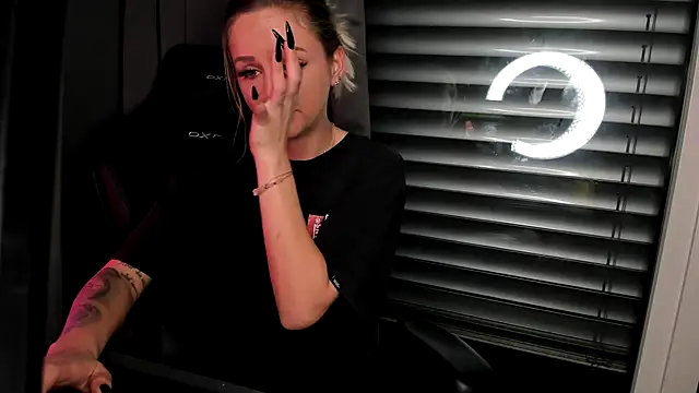 Lyra XX online show from March 2026 09:11:02 PM