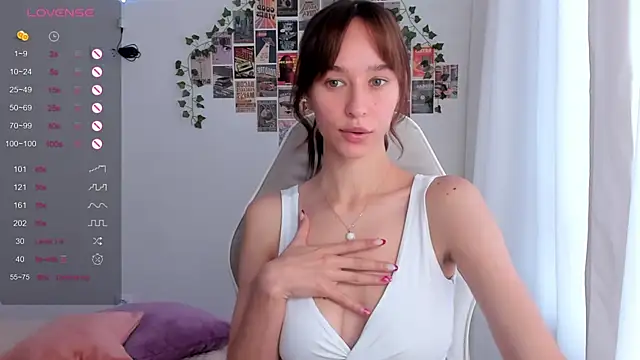 Snapshot of _Alissaa chatting on September 2025 12:31:02 PM  Alissaa online show from September 2025 12:31:02 PM