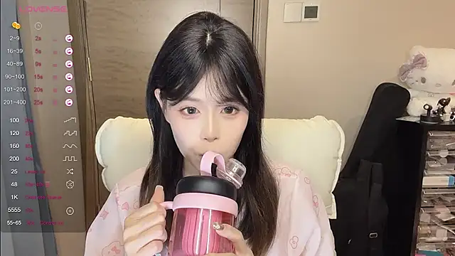 Koi-00 online show from November 2025 03:59:02 PM