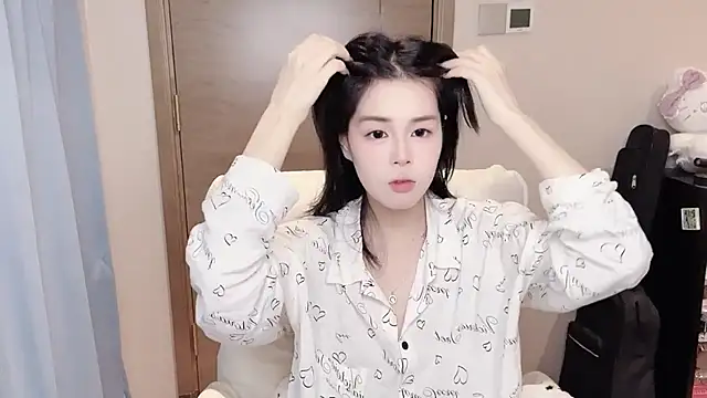 Koi-00 online show from February 2026 07:13:01 AM