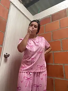 amberbakee online show from November 2025 03:34:02 PM