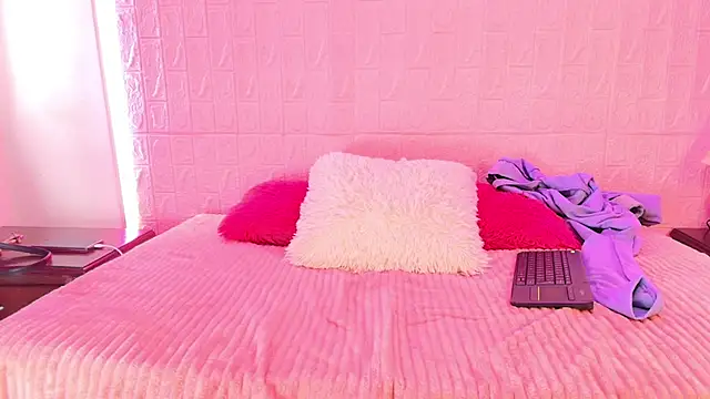 Snapshot of Baby_kinky-- chatting on September 2025 02:01:01 PM Baby kinky-- online show from September 2025 02:01:01 PM